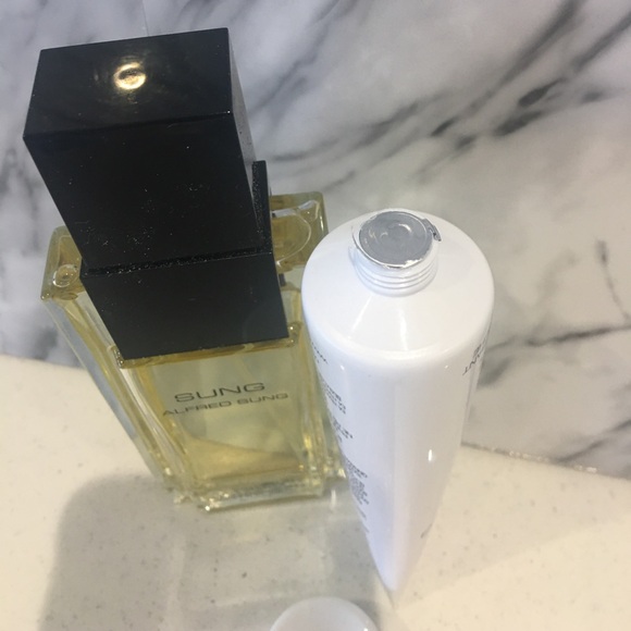 Two Alfred sung eau de toilette spray 100ml and shower gel 75ml - Picture 5 of 7